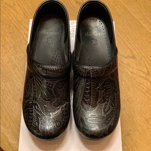 Dansko Women’s Professional Clogs